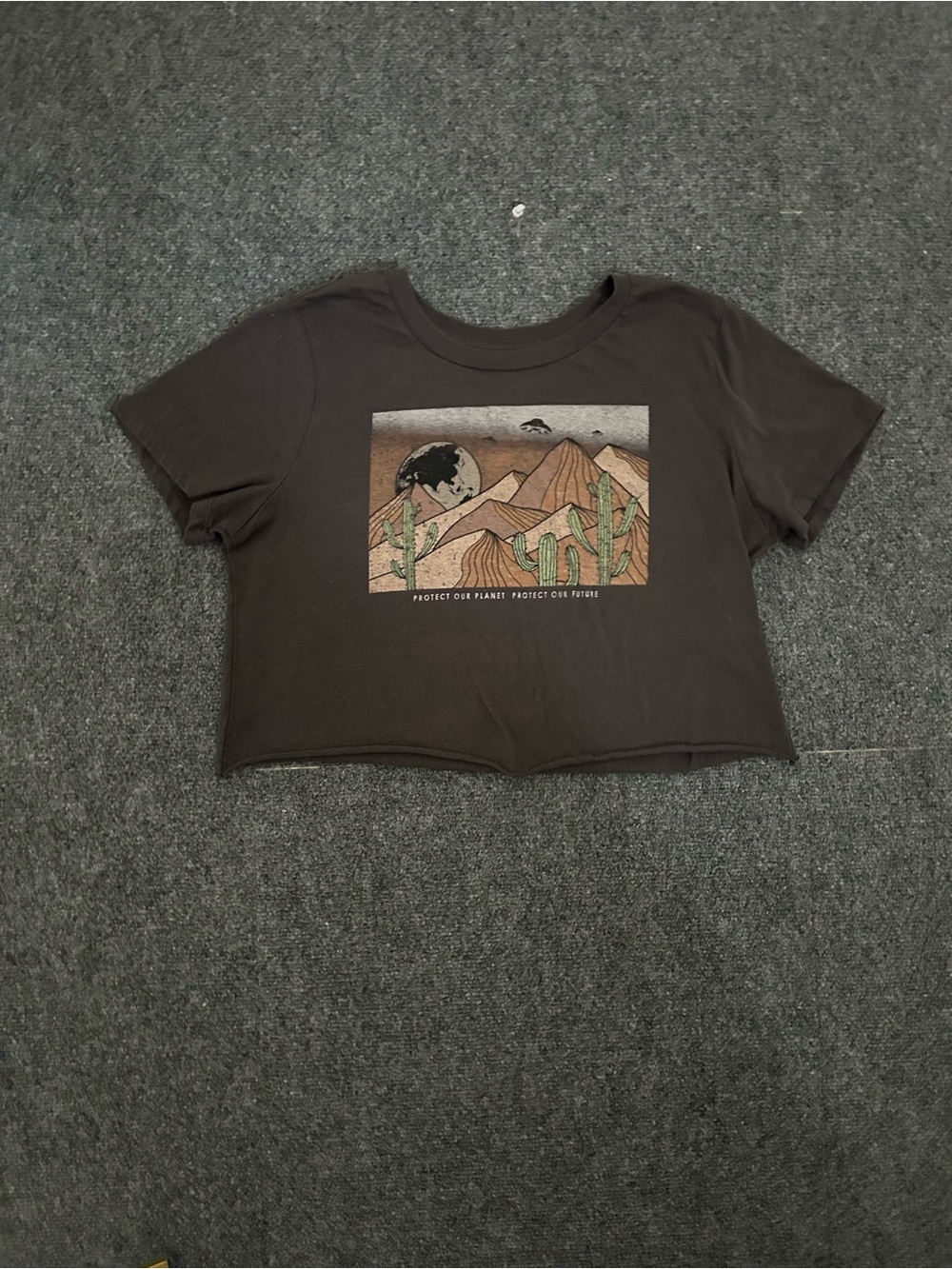 Social Scene brown Graphic Cropped Tee - Nature Print Crop Top Size L